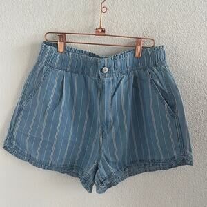 American Eagle Striped Elastic Waist Ruffle Plead Shorts 6